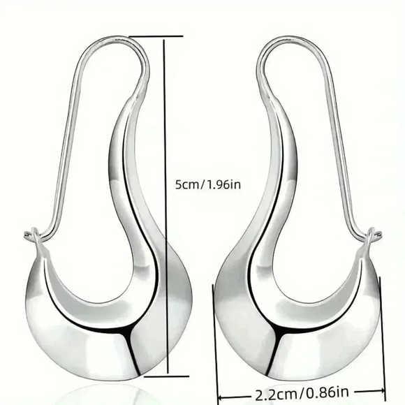 SOLD OUT***************intage Geometric Hoop Earrings - Picture 2 of 3